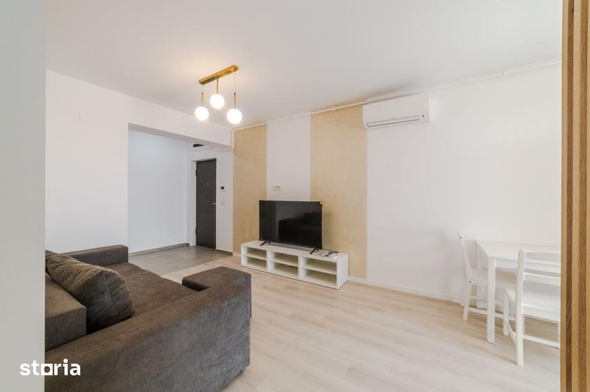 Apartament cu 3 camere semidecomandat, mobilat în Lipovei