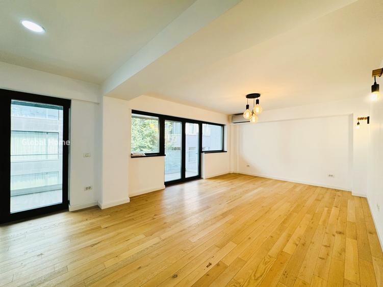 Apartament cu 3 camere semidecomandat în Polonă