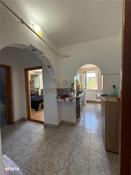Apartament cu 3 camere decomandat în Sud