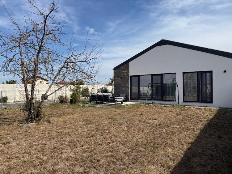 Casă individuală cu 4 camere cu Garaj în Corbeanca