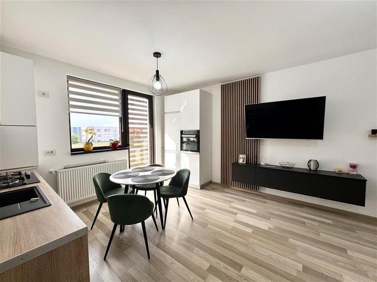 Apartament cu 2 camere decomandat, mobilat în Est