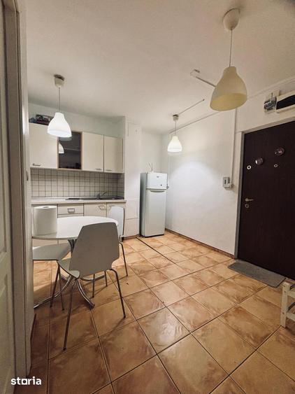 Apartament cu 3 camere decomandat în Tineretului