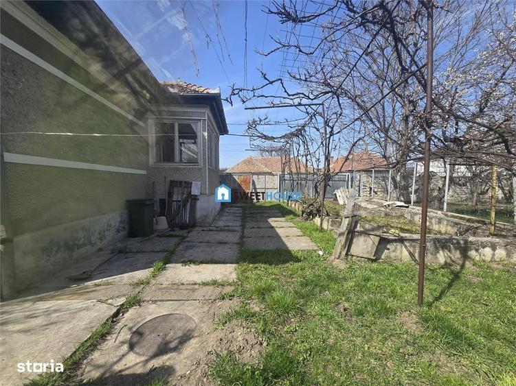 Casă cu 3 camere cu Teren 418 Mp în Central