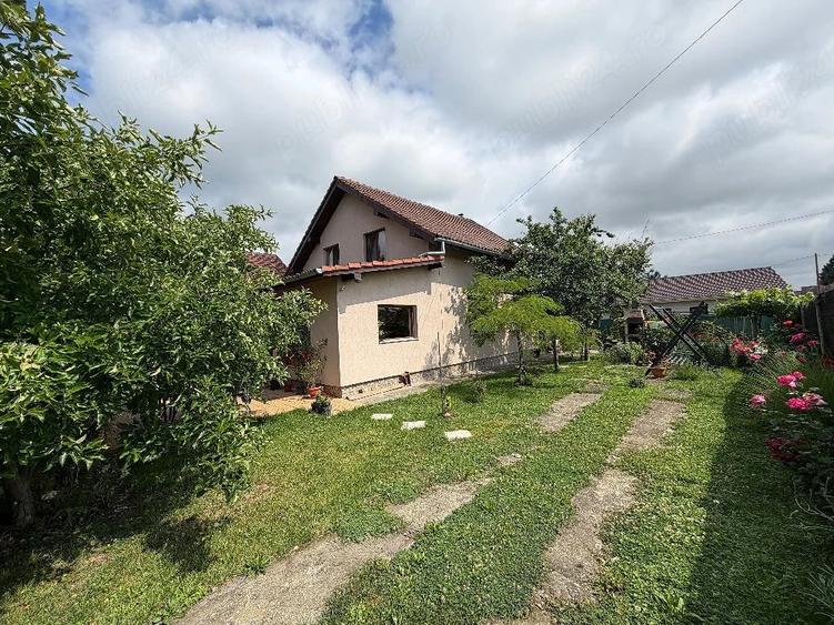 Casă cu Teren 400 Mp în Central
