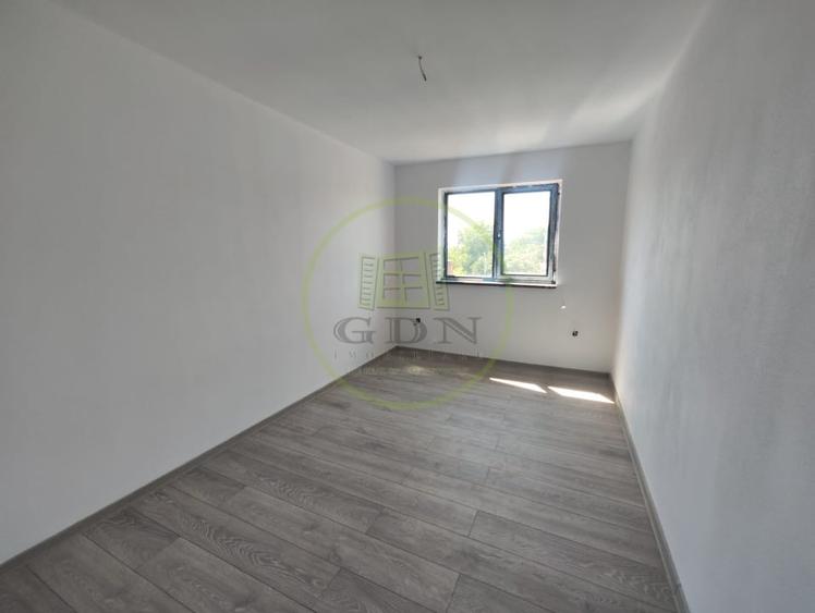 Casă individuală cu 5 camere cu Canalizare în Bariera Vâlcii