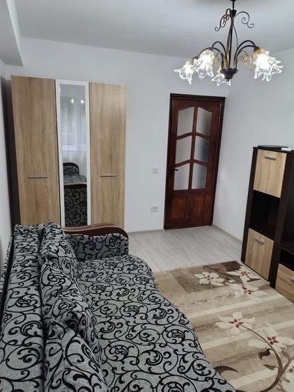 Garsonieră decomandată în Central