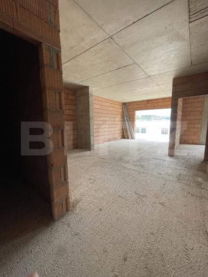 Apartament cu 3 camere decomandat în Calea Moldovei