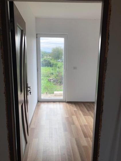 Casă cu 3 camere cu Garaj în Glimboca