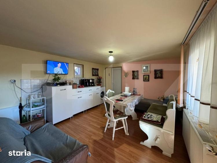 Casă cu 6 camere cu Teren 1200 Mp în Șoimuș