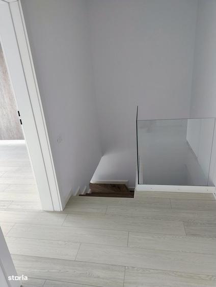 Casă cu 4 camere cu Teren 170 Mp în Brănești