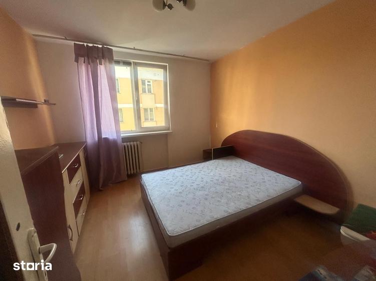 Apartament cu 3 camere decomandat în Dărmănești