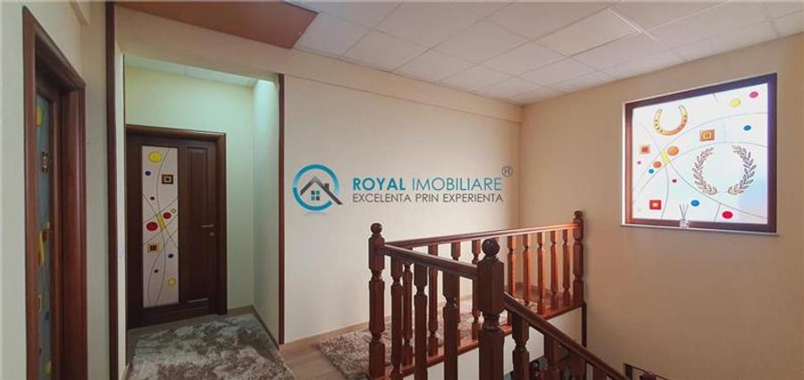 Casă individuală cu 4 camere cu Canalizare în Traian