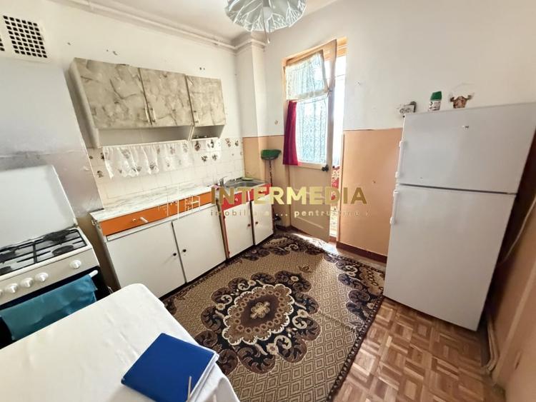 Apartament cu 2 camere decomandat, mobilat în Cetate