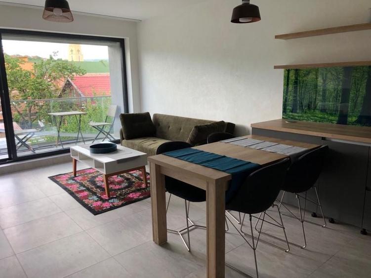 Apartament cu 2 camere decomandat în Exterior Vest