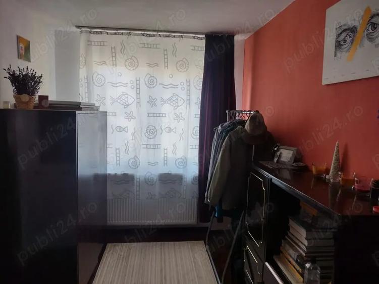 Apartament cu 4 camere decomandat în Săsar