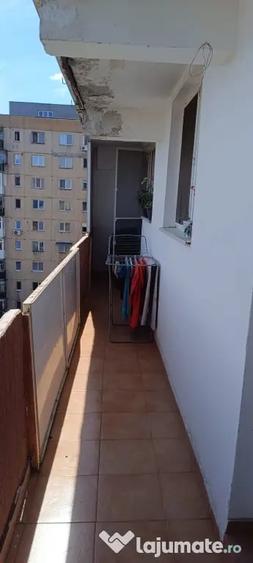 Apartament cu 3 camere decomandat în Prelungirea Ghencea