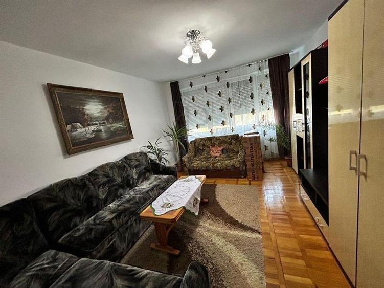 Apartament cu 2 camere decomandat, mobilat în Dâmbovița