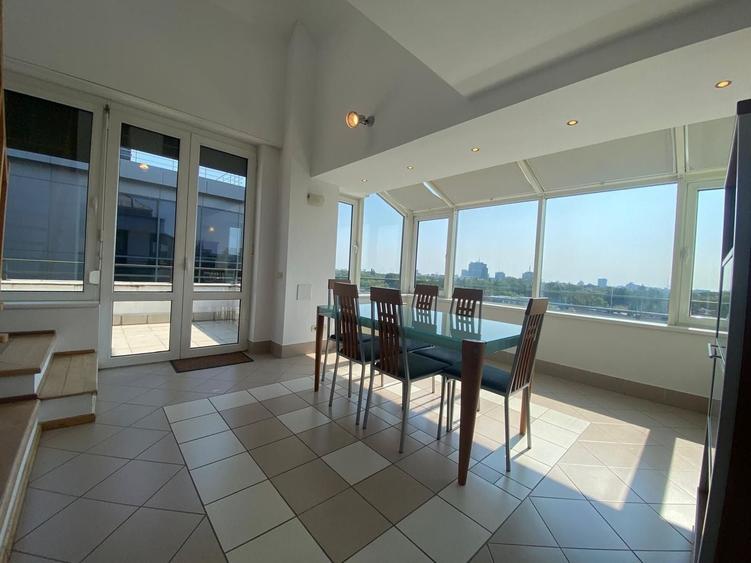 Apartament cu 3 camere decomandat, mobilat în Arcul de Triumf