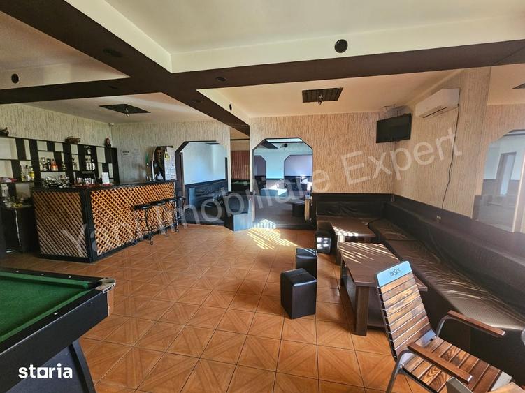 Casă cu 10 camere cu Teren 2642 Mp în Central