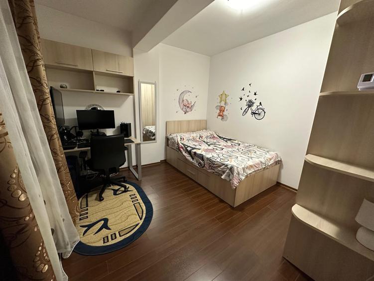 Apartament cu 3 camere semidecomandat în Central