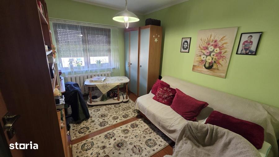 Apartament cu 3 camere decomandat în Tomis III