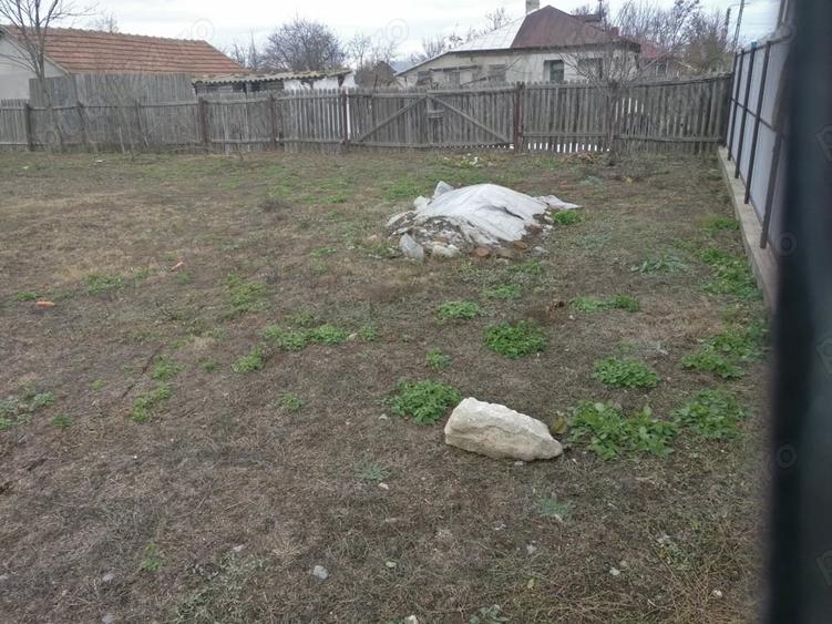 Teren de 3000 mp, în Urleasca