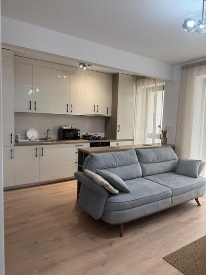 Apartament cu 2 camere semidecomandat, mobilat în Theodor Pallady