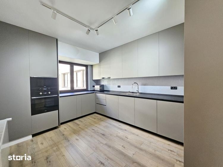 Apartament cu 4 camere în Sud