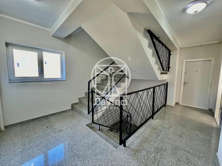 Apartament cu 3 camere semidecomandat în Exterior Vest