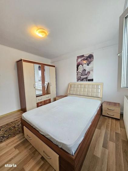 Apartament cu 3 camere decomandat în Găvana