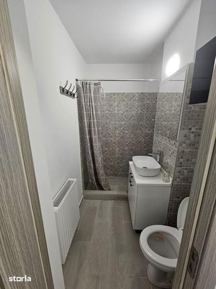 Apartament cu 3 camere decomandat în Astra