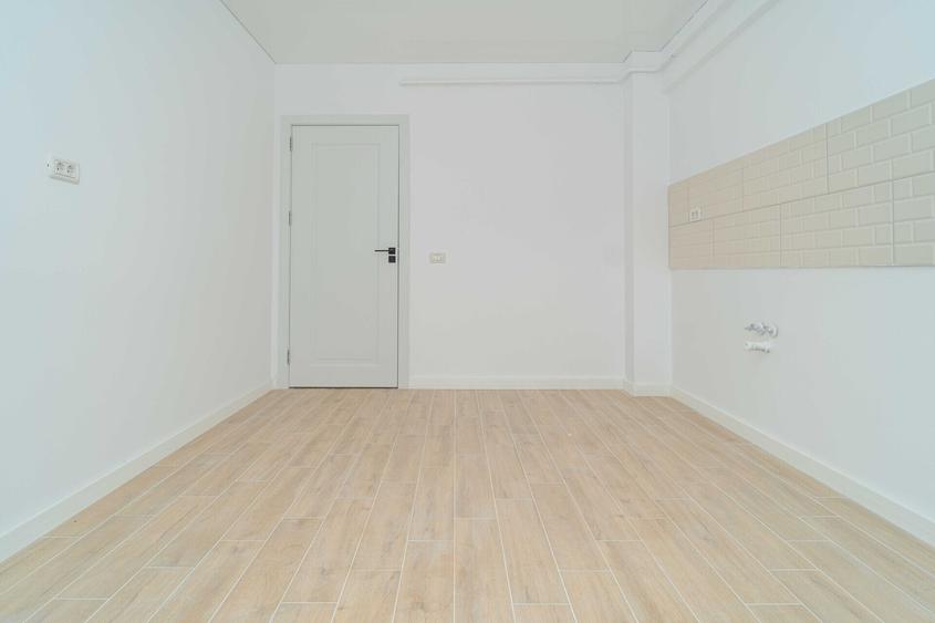 Apartament cu 3 camere decomandat în Nicolina