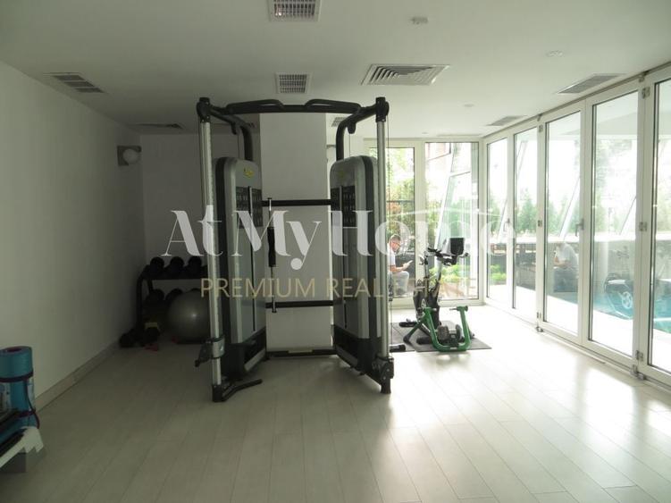 Apartament cu 4 camere decomandat, mobilat în Capitale