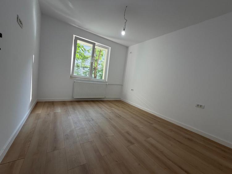 Apartament cu 3 camere decomandat în Dristor