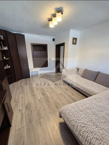 Apartament cu 4 camere decomandat, mobilat în Tractorul