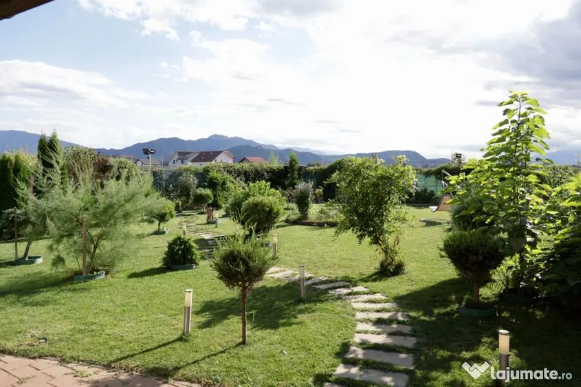 Casă cu 5 camere în Sânpetru