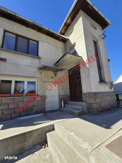 Casă cu 5 camere cu Teren 785 Mp în Central