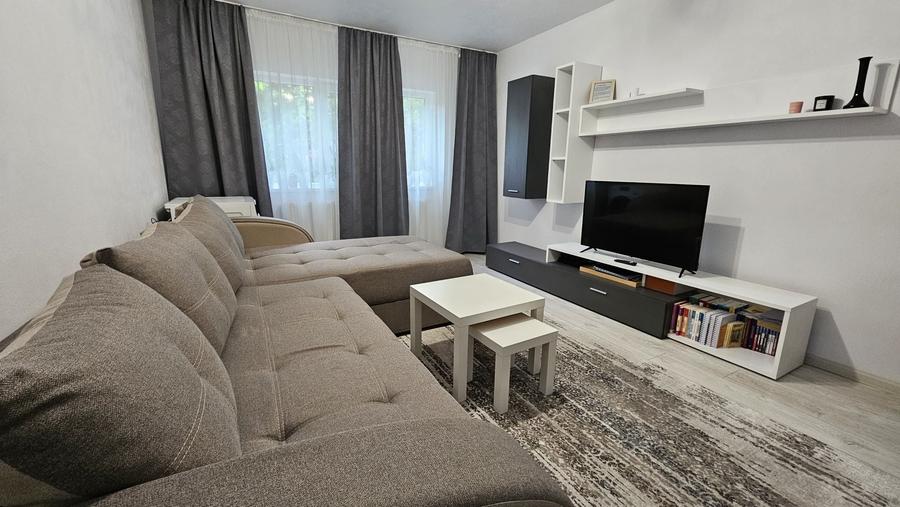 Apartament cu 3 camere decomandat în Craiovei