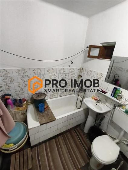 Casă individuală cu 5 camere cu Canalizare în Gura Dimienii