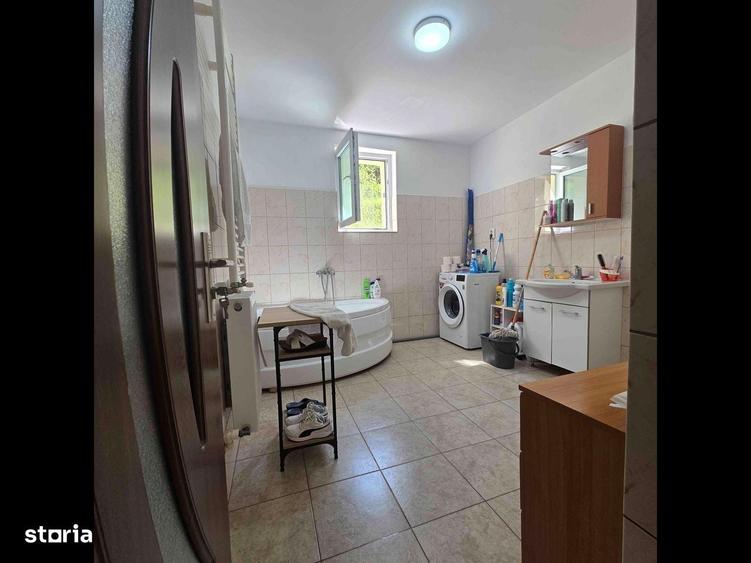 Casă cu 3 camere în Turcheș
