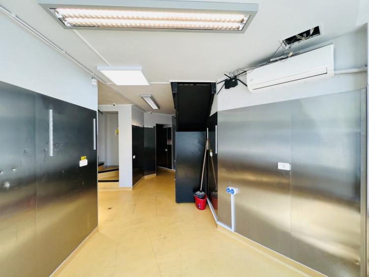 Spatiu comercial, stradal , de inchiriat in Bdul Decebal - 12