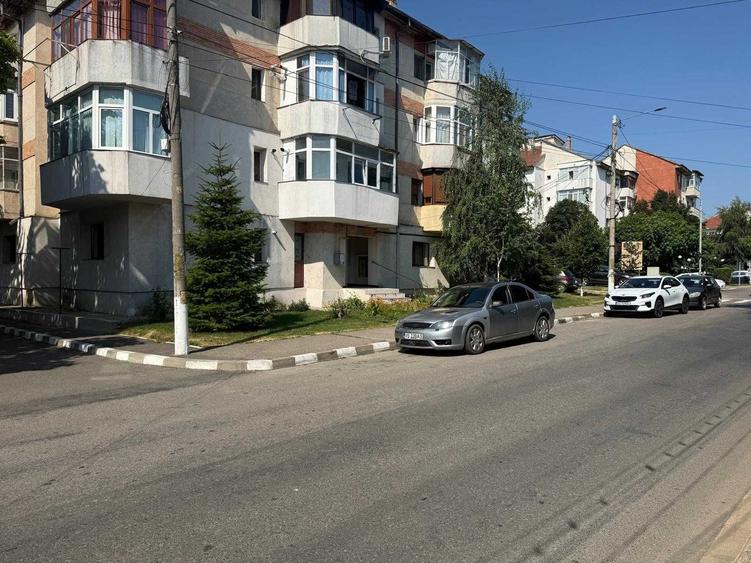 Garsonieră decomandată în Central