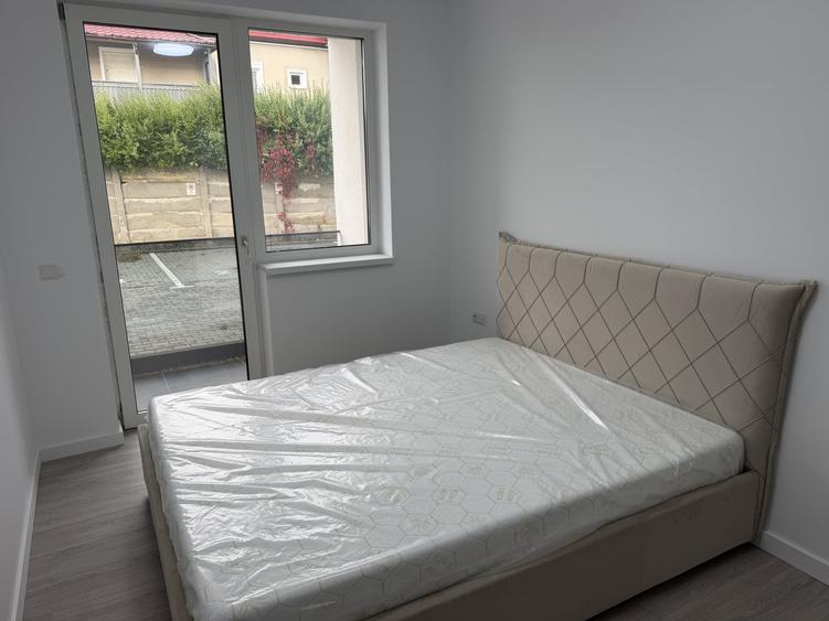 Apartament cu 3 camere semidecomandat, mobilat în Șelimbăr