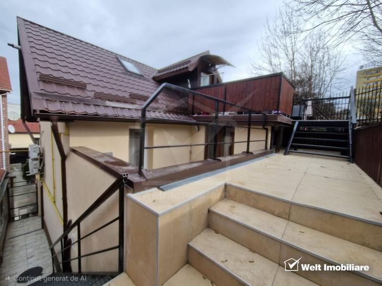 Casă individuală cu 7 camere cu Canalizare în Central