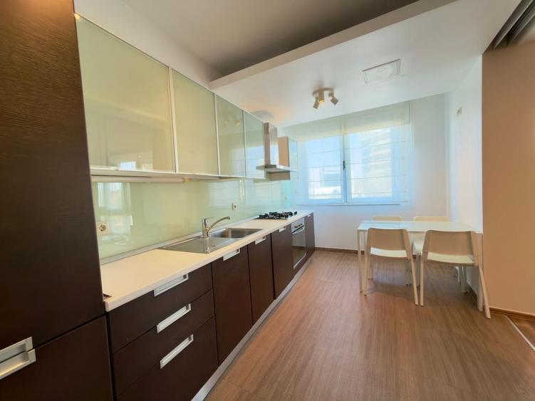 Apartament cu 3 camere în Iancu Nicolae