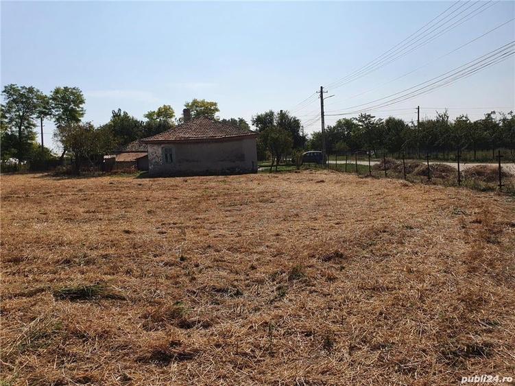 Teren de 4800 mp, în Pecineaga
