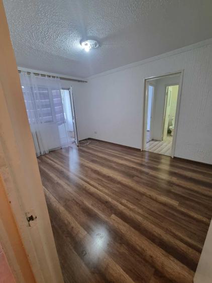 Apartament cu 2 camere semidecomandat în Malu Roșu