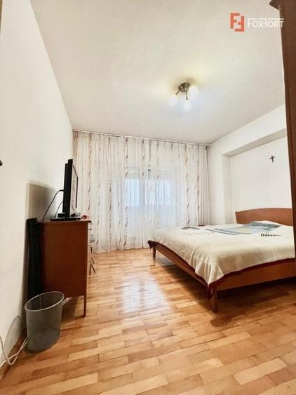 Apartament cu 3 camere decomandat, mobilat în Fabric