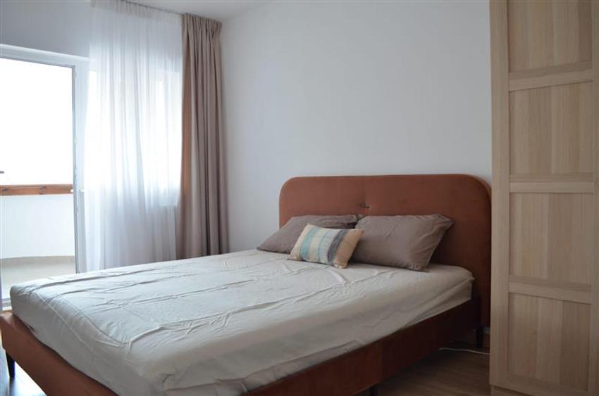 Apartament cu 3 camere decomandat, mobilat în Aeroport