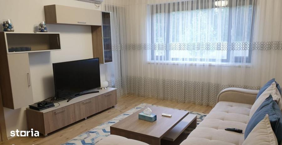 Apartament cu 3 camere, mobilat în Băneasa